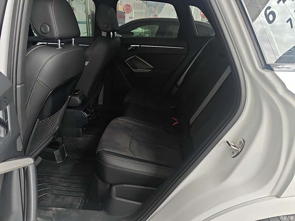 Audi Q3, 2023 13