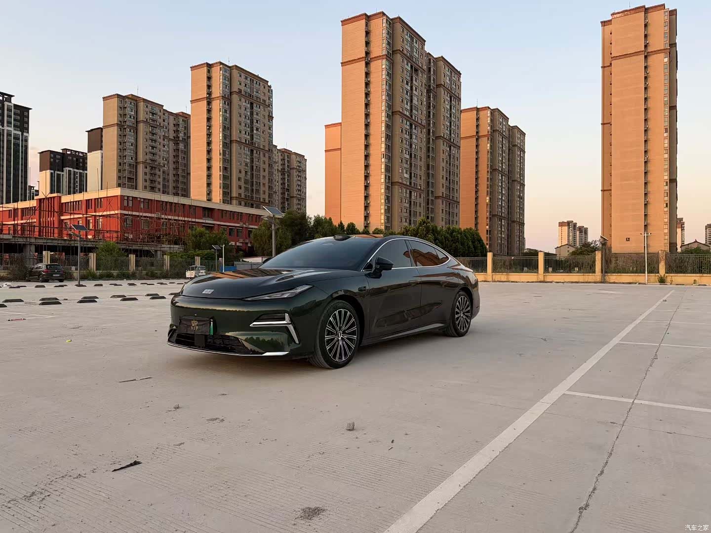 Geely 8, 2025 1