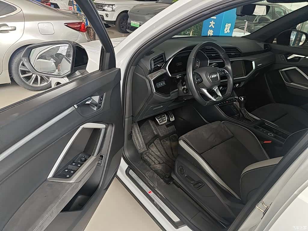 Audi Q3, 2023 12