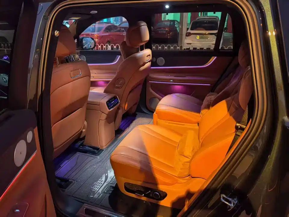 AITO Ask the world M9