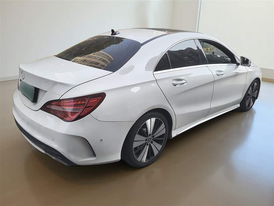 Mercedes-Benz CLA