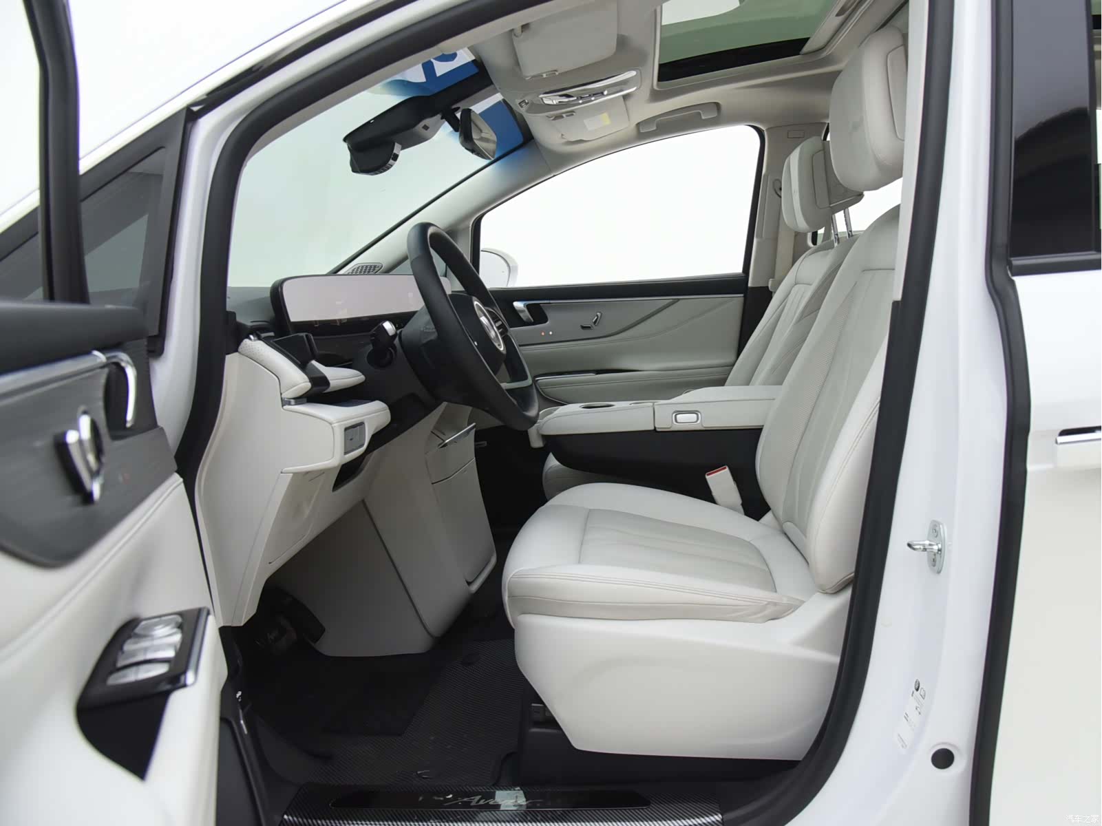 Buick GL8, 2024 10