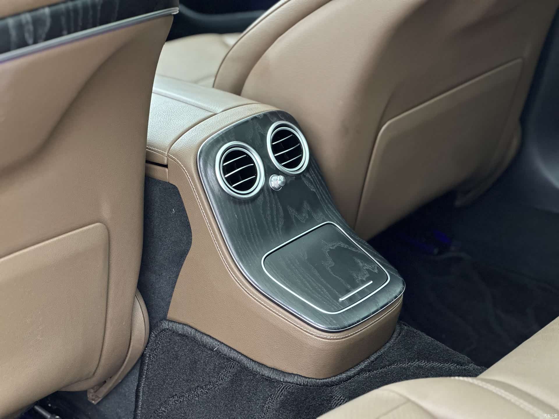 Mercedes-Benz E-Class, 2022 14