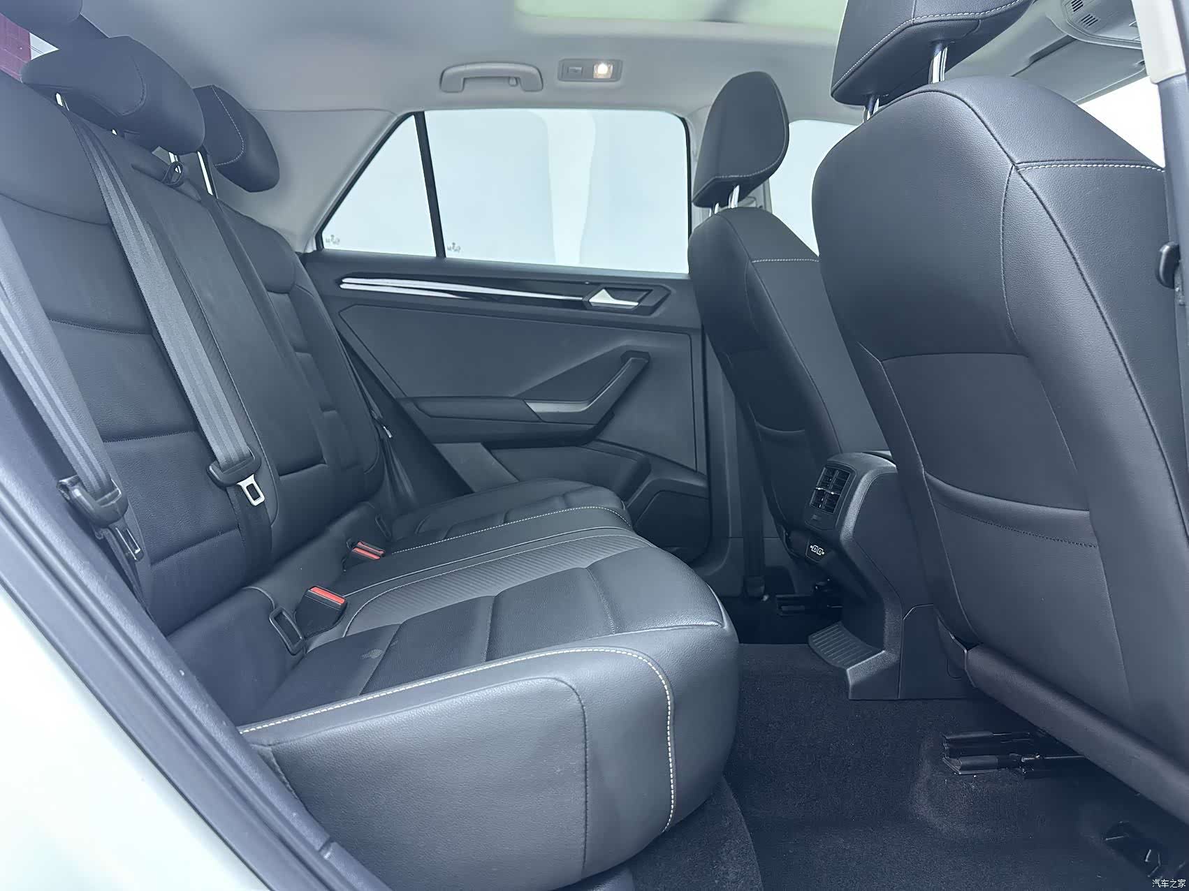 Volkswagen T-ROC, 2022 10
