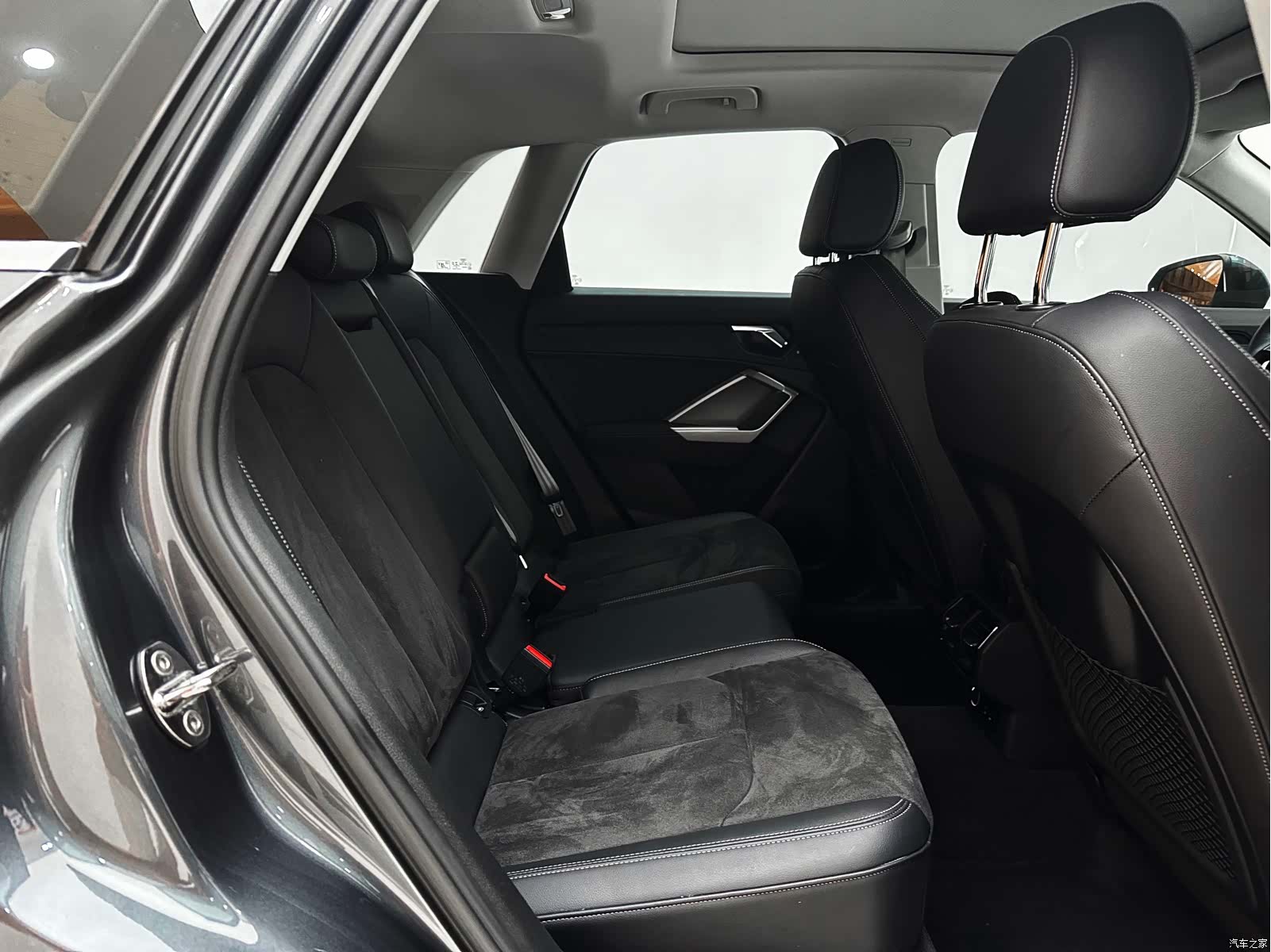 Audi Q3, 2023 16