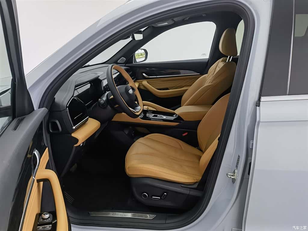 Geely Xingyue L, 2023 10