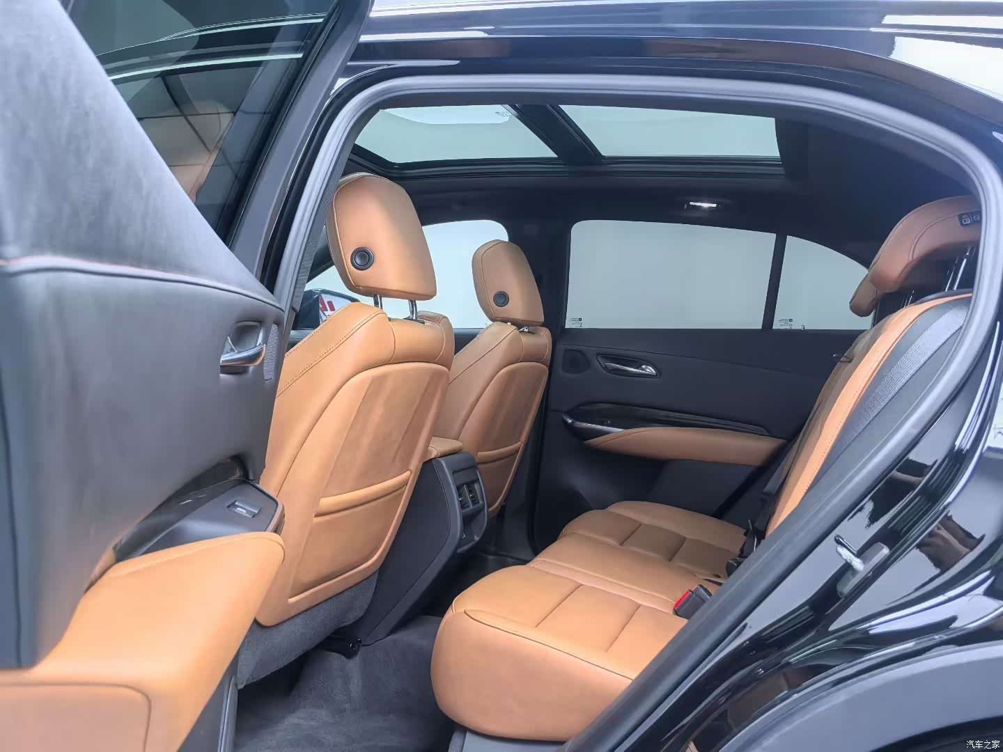 Cadillac XT4, 2019 все фото