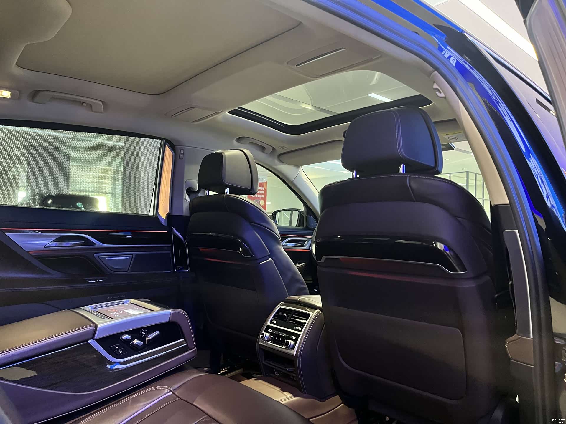 BMW 7 Series, 2021 все фото