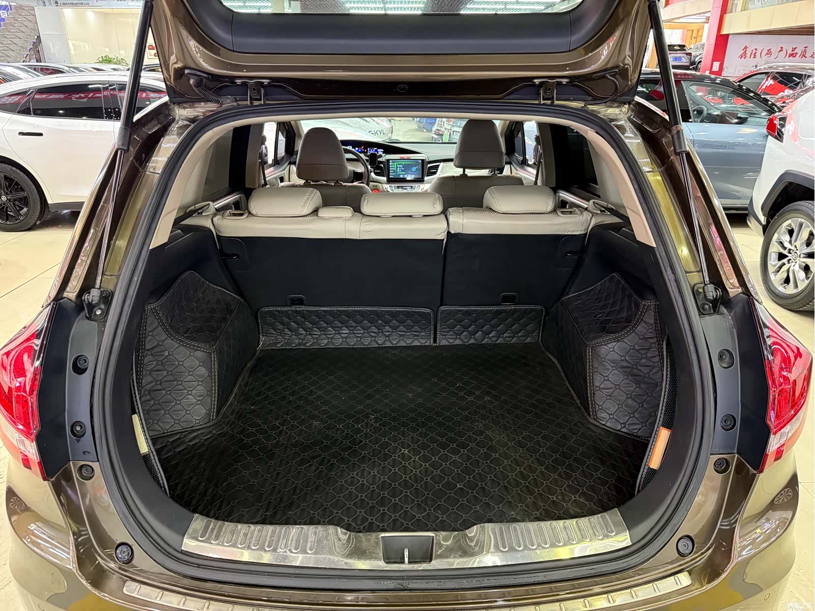 Honda Jade, 2018 28