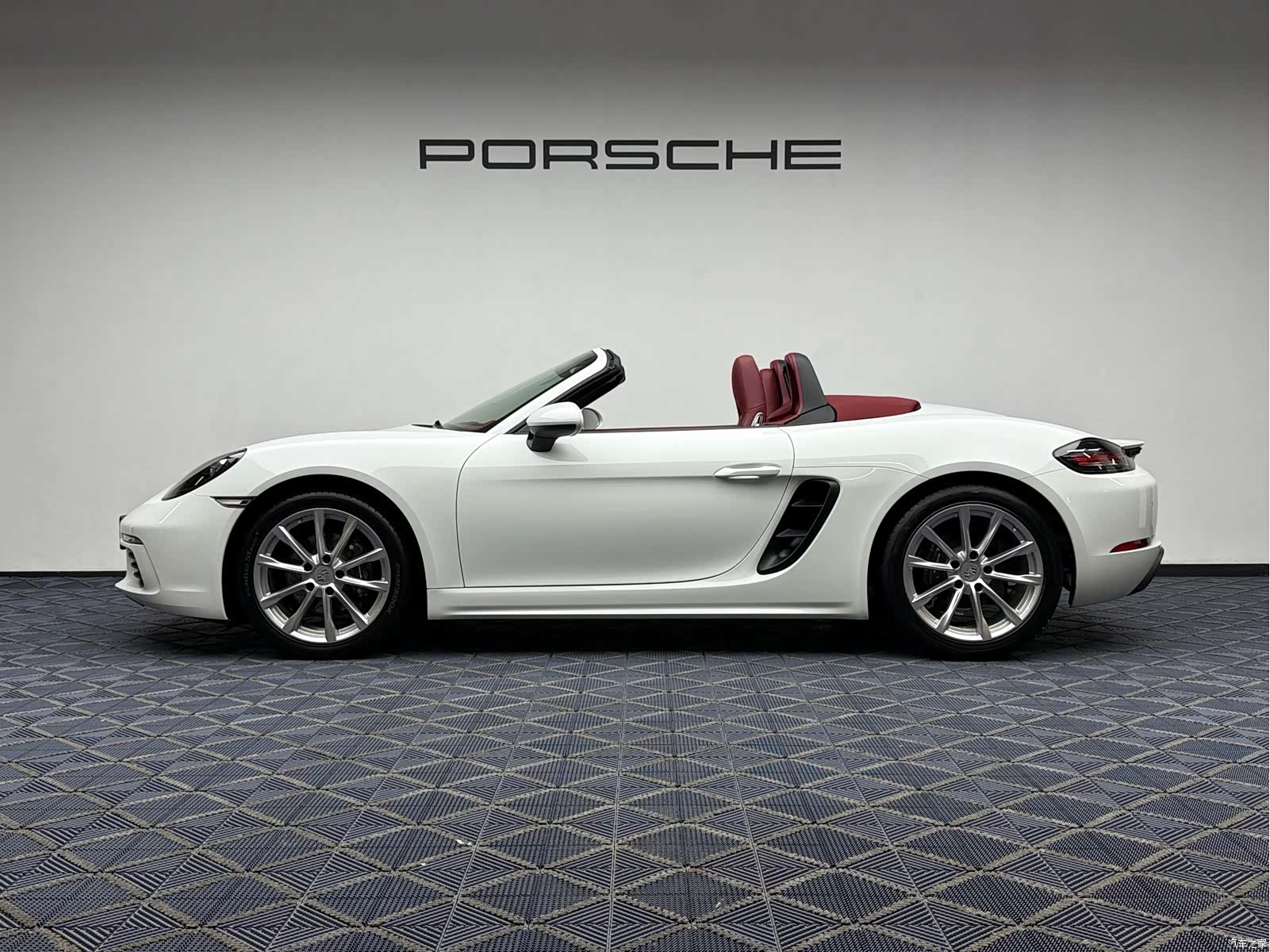 Porsche Boxster, 2026 11