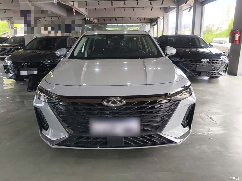 Chery Arrizo 8, 2025 3