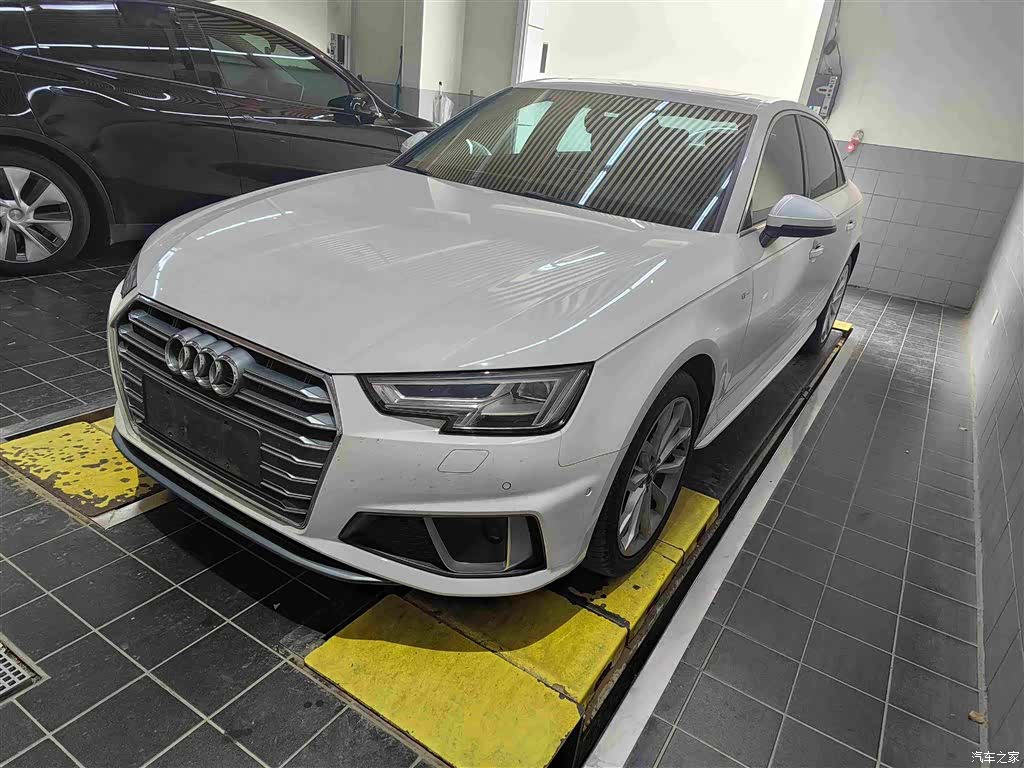 Audi A4L, 2019 1
