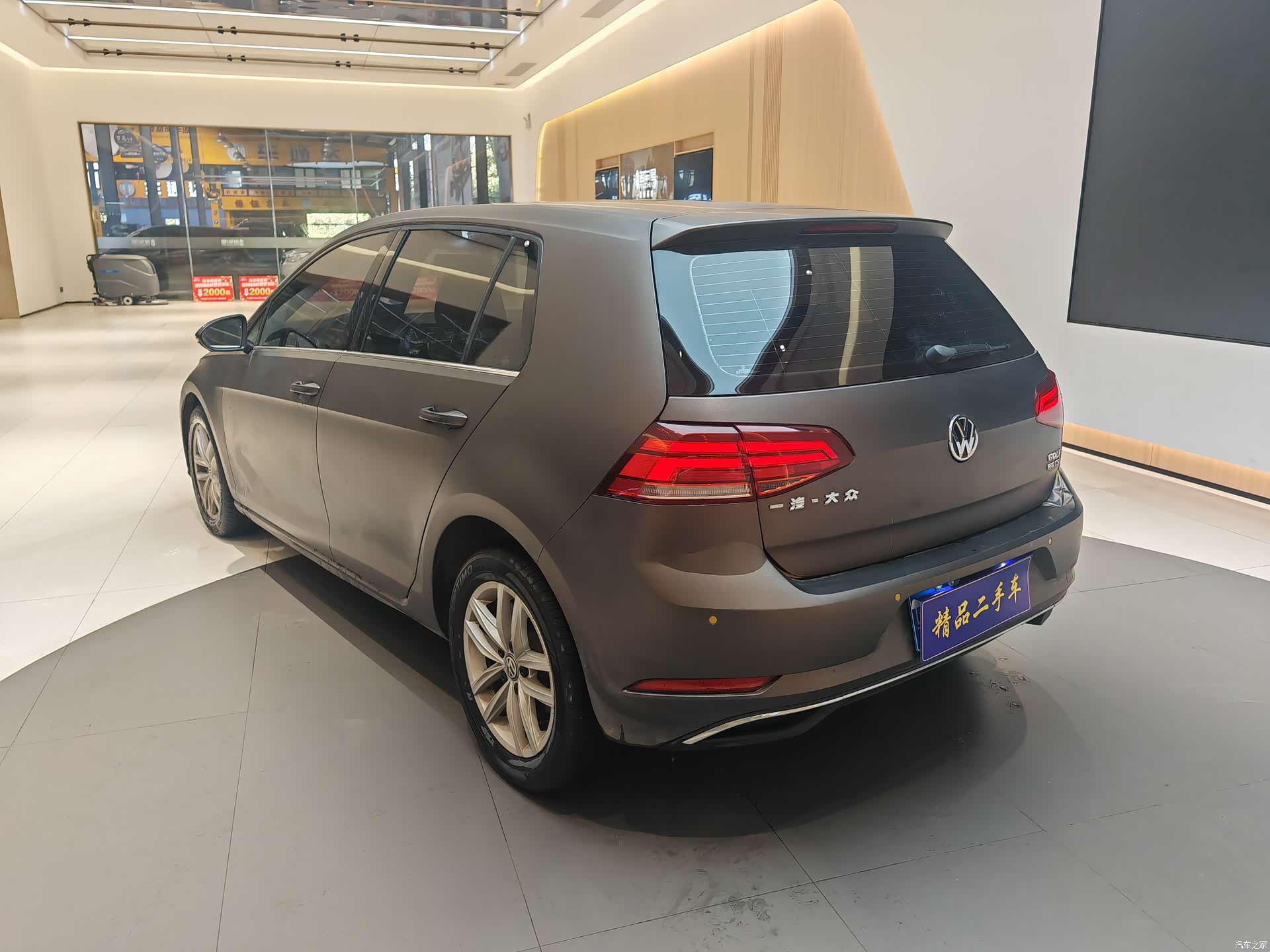 Volkswagen Golf, 2018 все фото