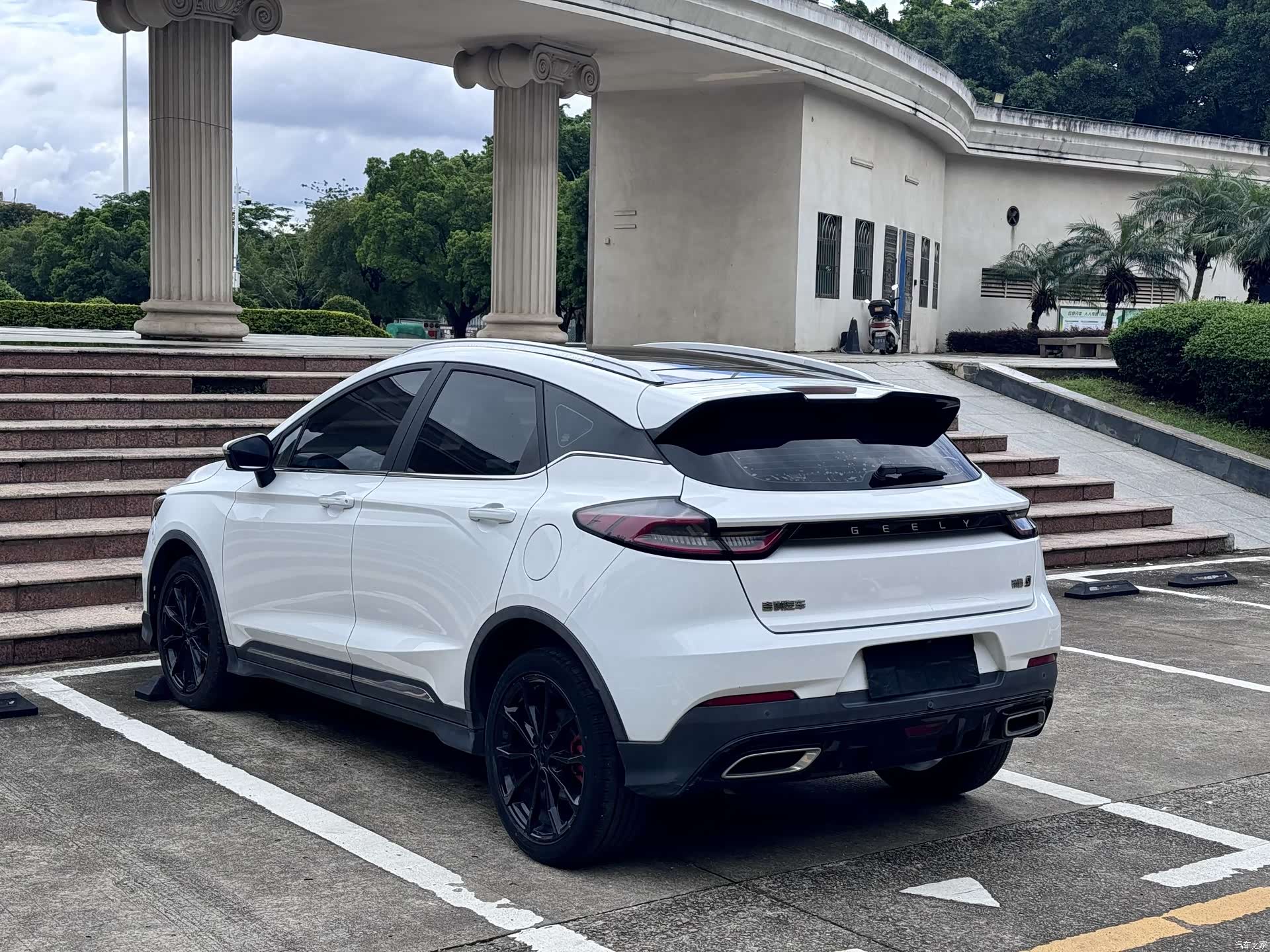 Geely Emgrand, 2021 11