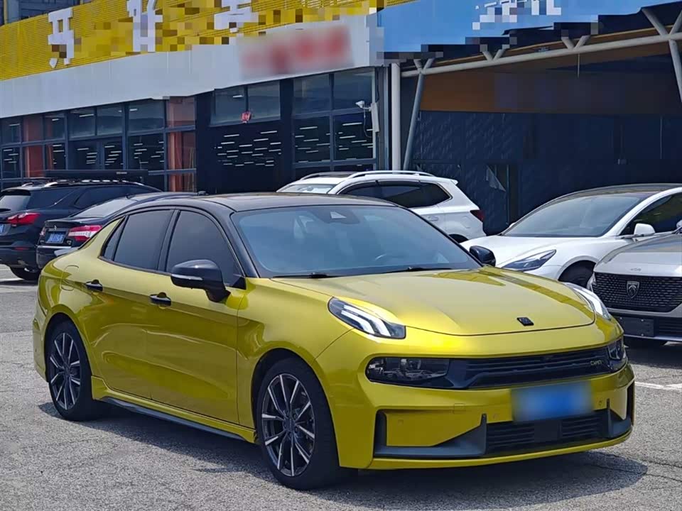 Lynk & Co 03 Lynk & Co 03