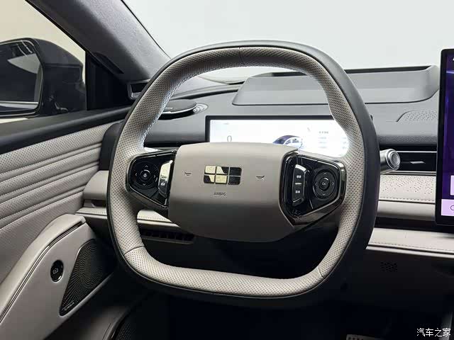 Geely 8, 2025 8