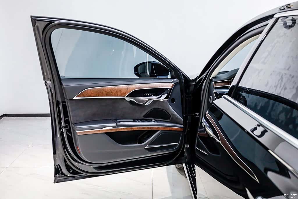Audi A8L, 2022 8