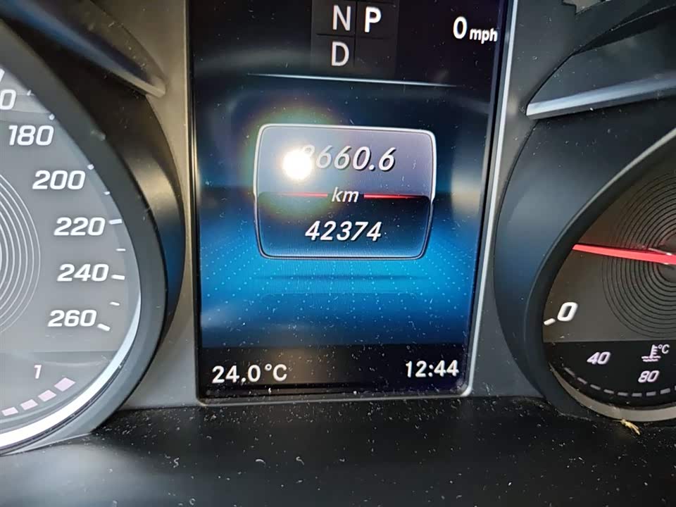 Mercedes-Benz V-class