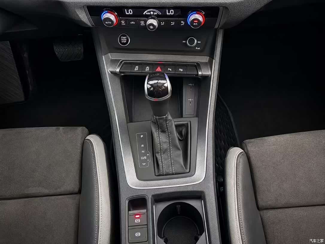 Audi Q3, 2022 8