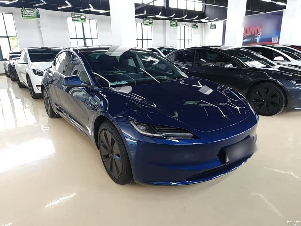 Tesla Model 3, 2025 4