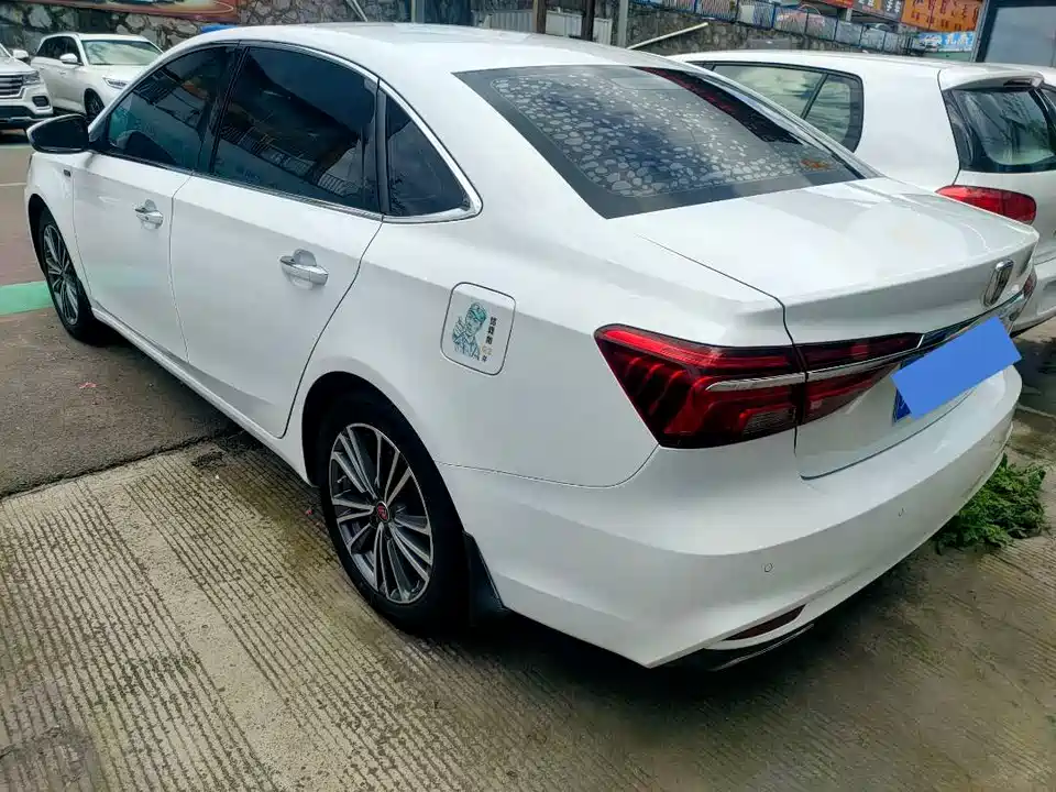 Roewe i6