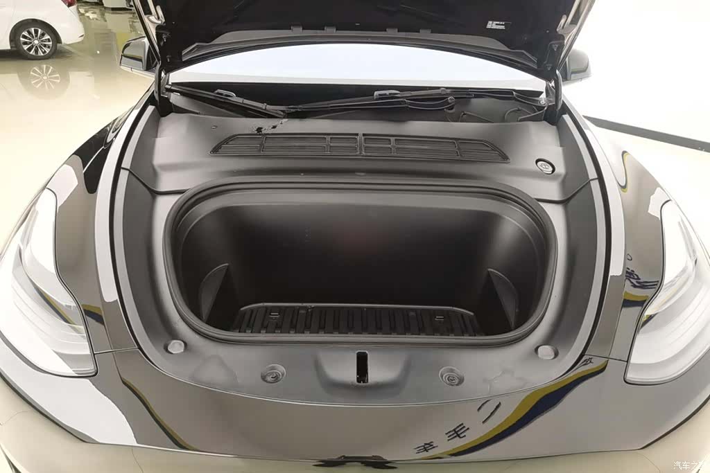 Tesla Model Y, 2022 10
