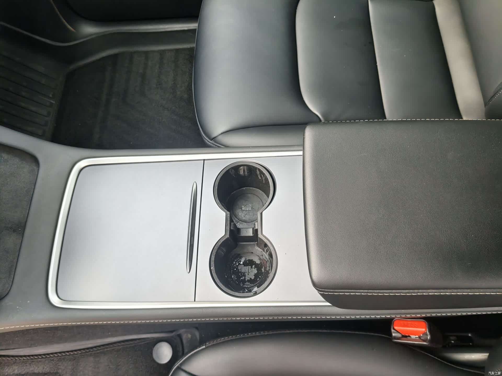 Tesla Model Y, 2023 12