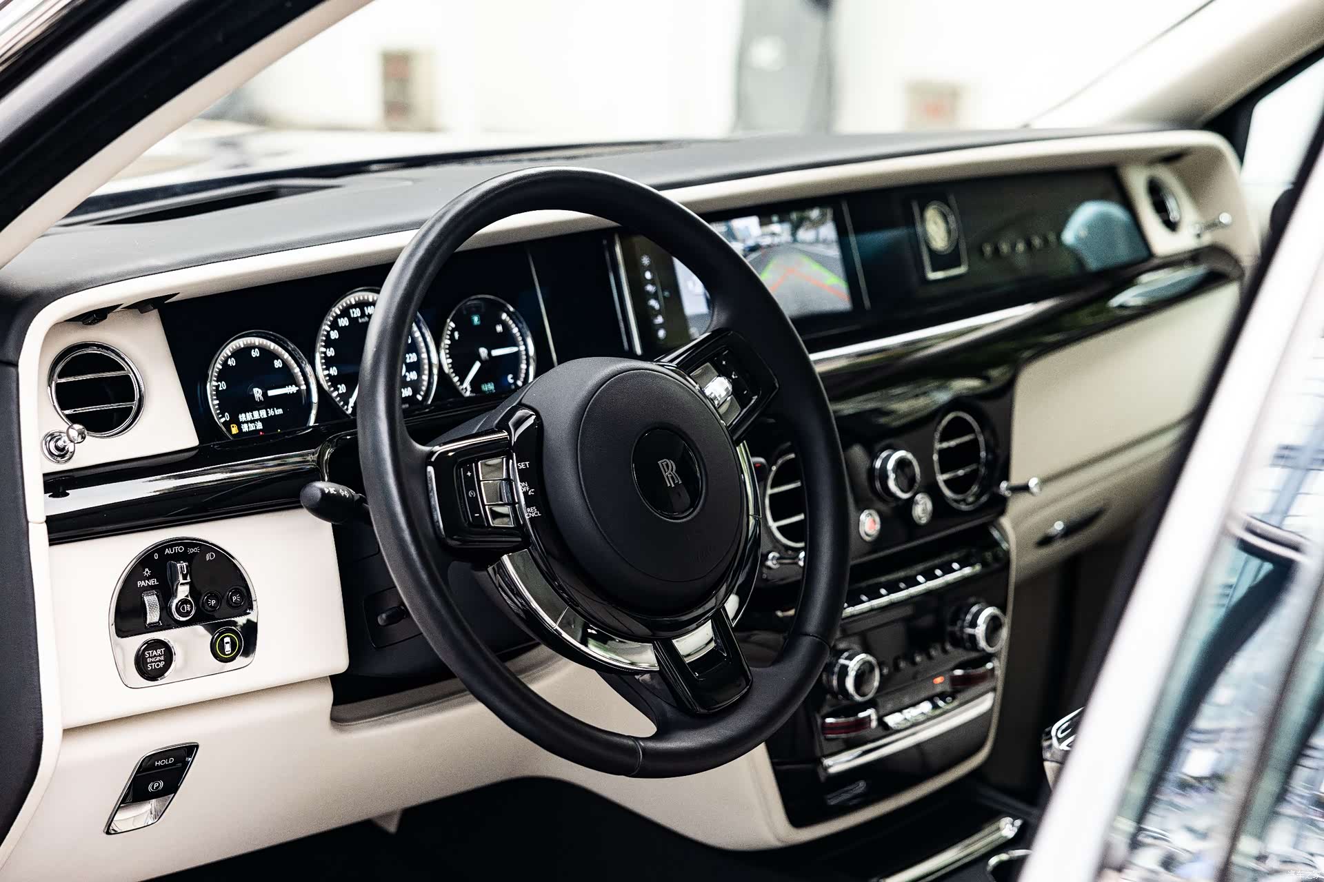 Rolls-Royce Phantom, 2018 4
