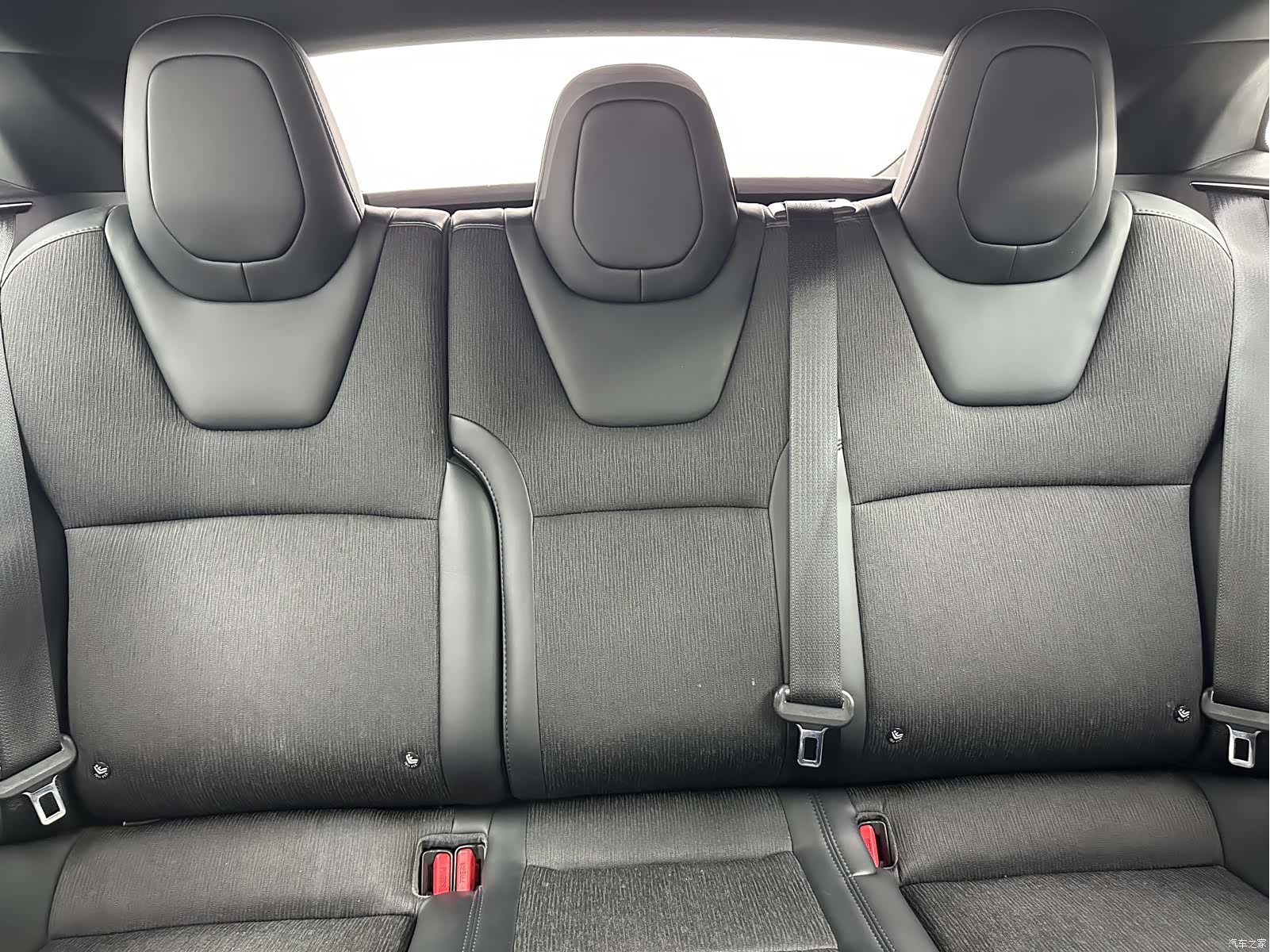 Tesla Model S, 2018 32