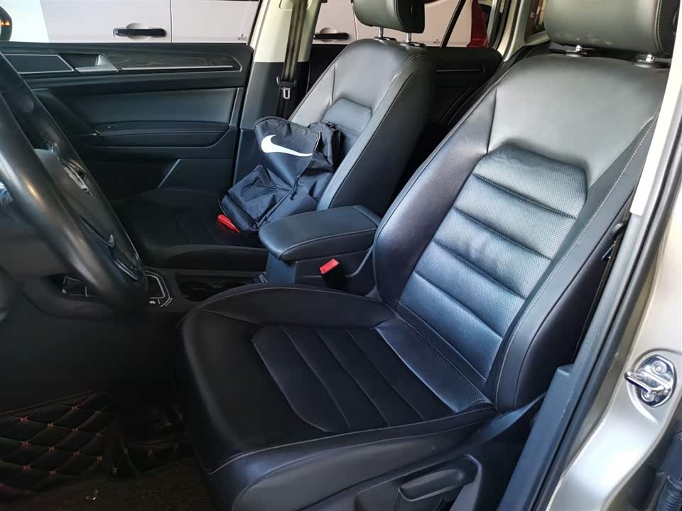 Volkswagen Golf*Jiayu