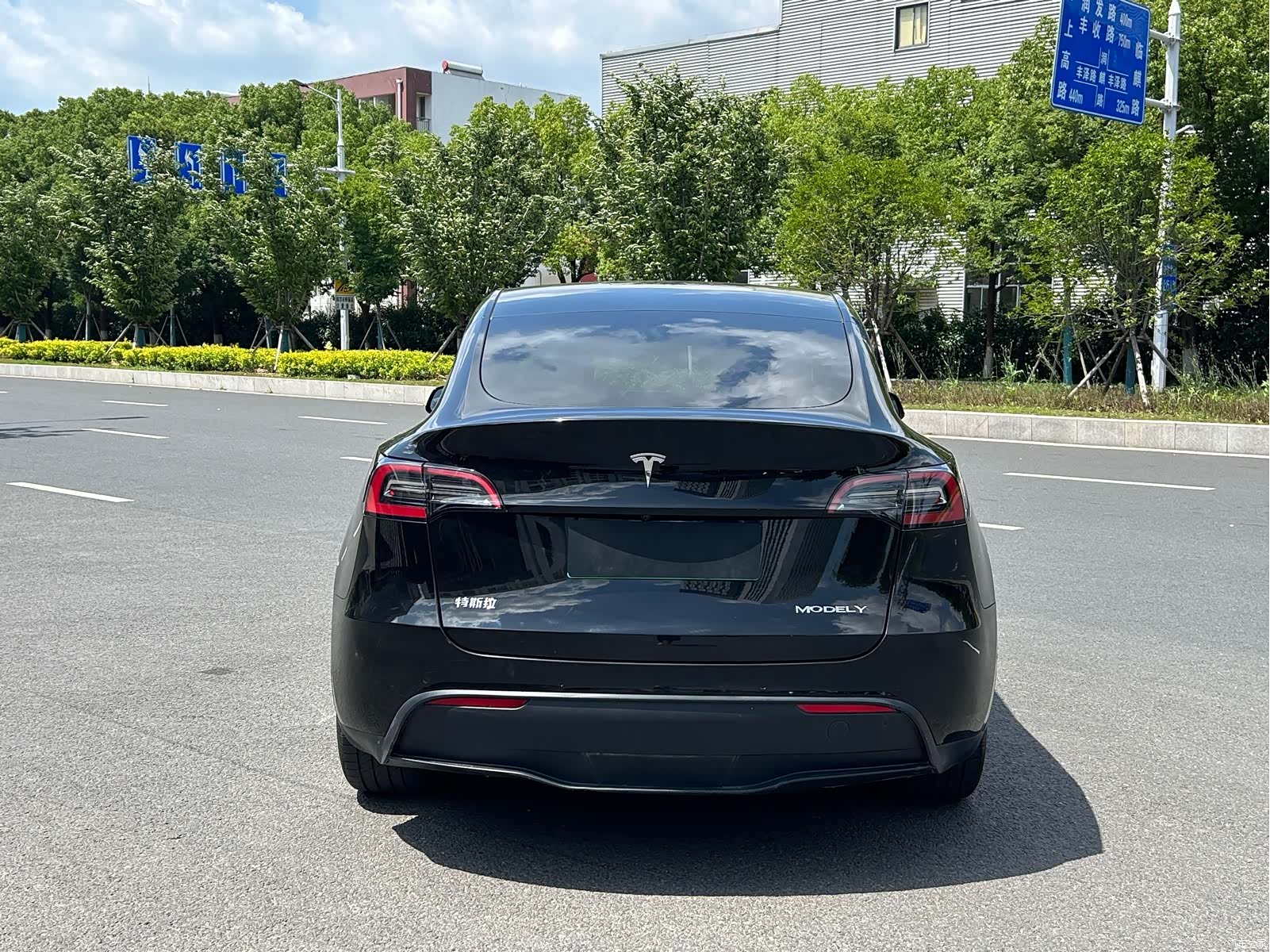 Tesla Model Y, 2022 9