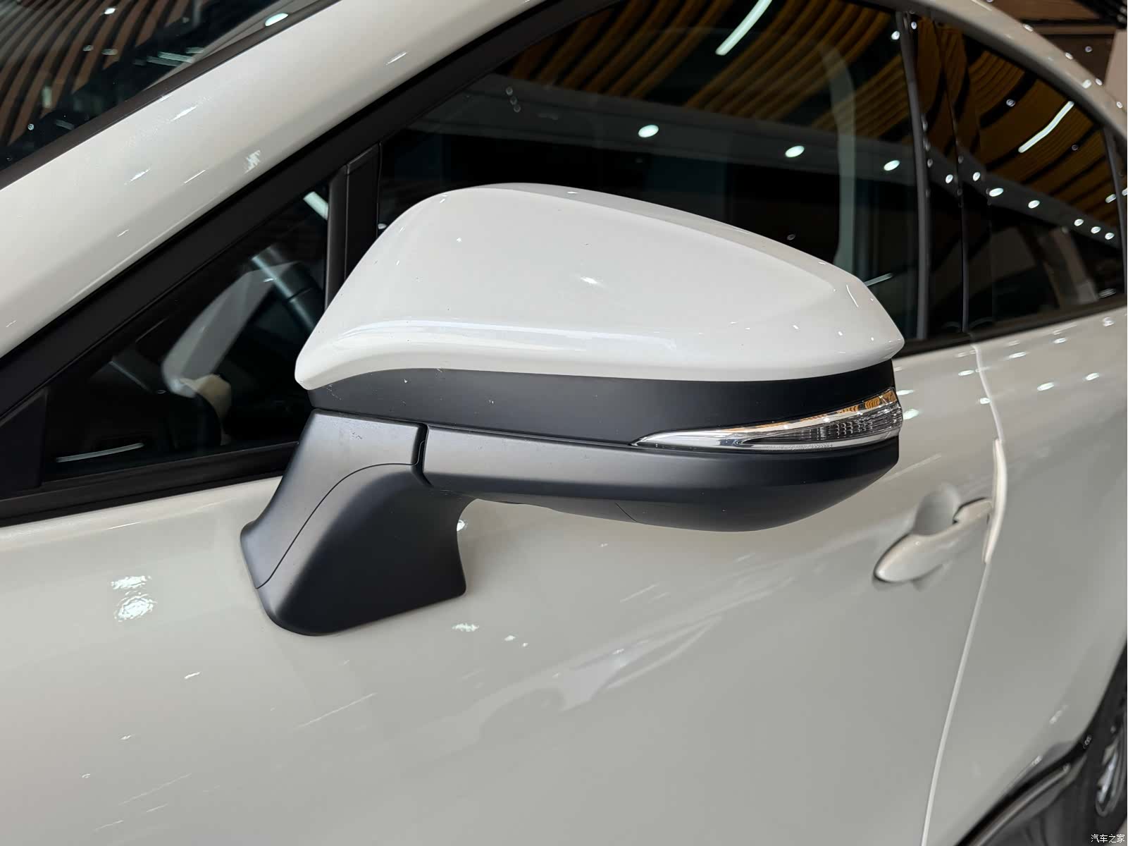 Toyota Venza, 2023 30