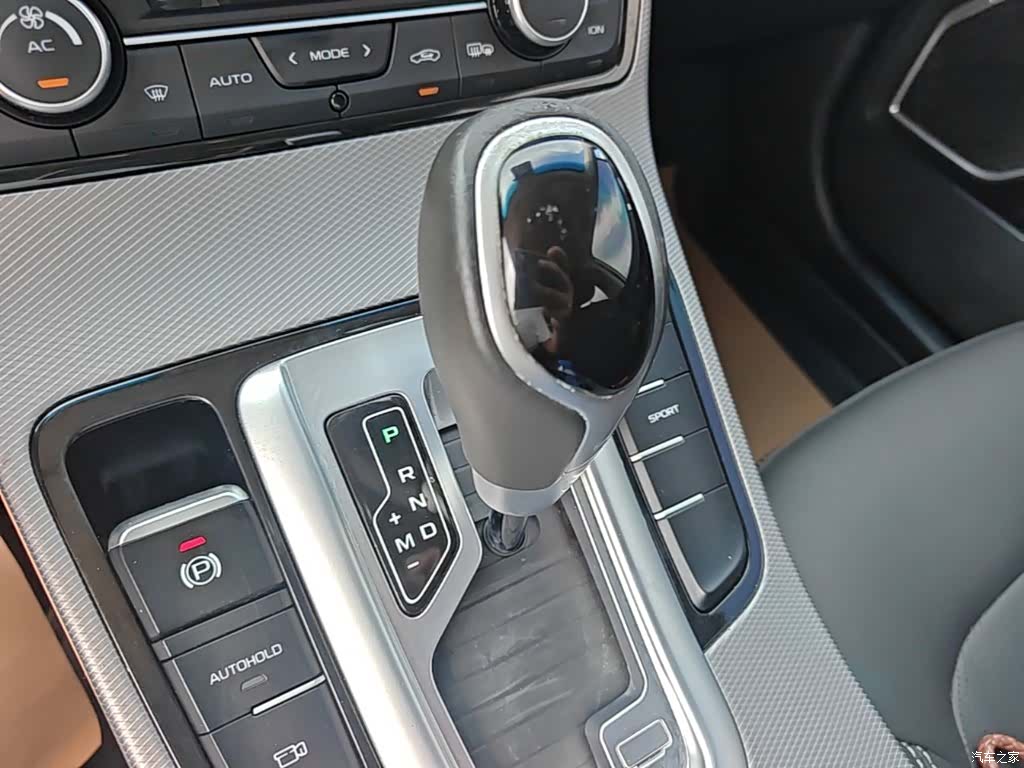 Geely Emgrand, 2019 14