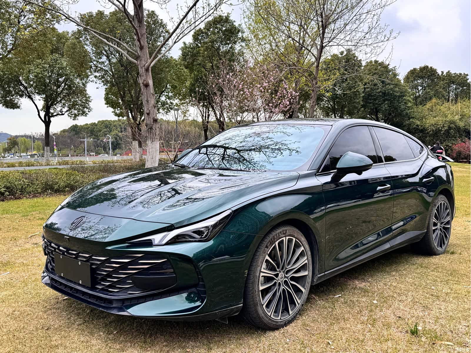 MG MG7
