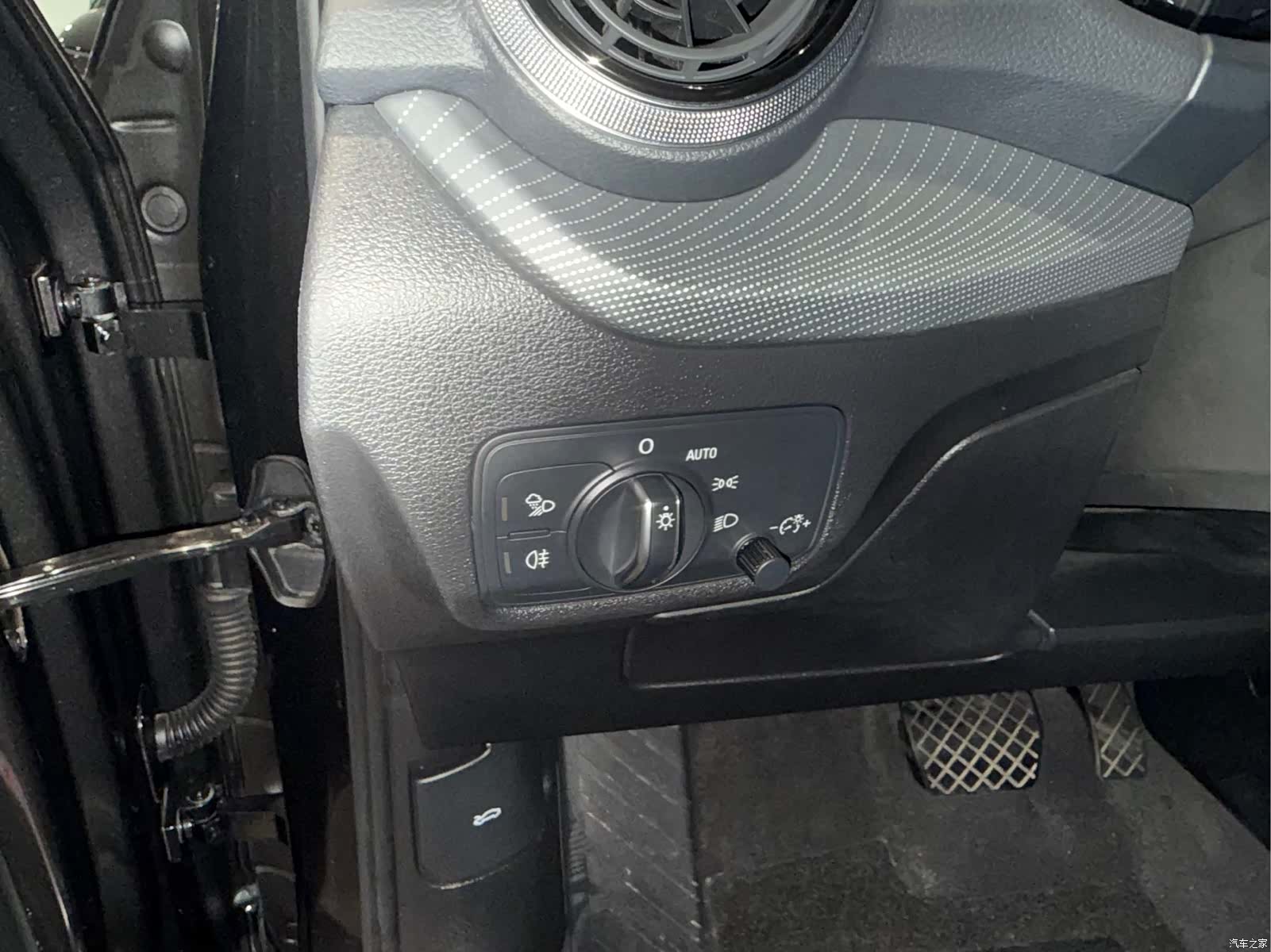 Audi Q2L, 2022 11