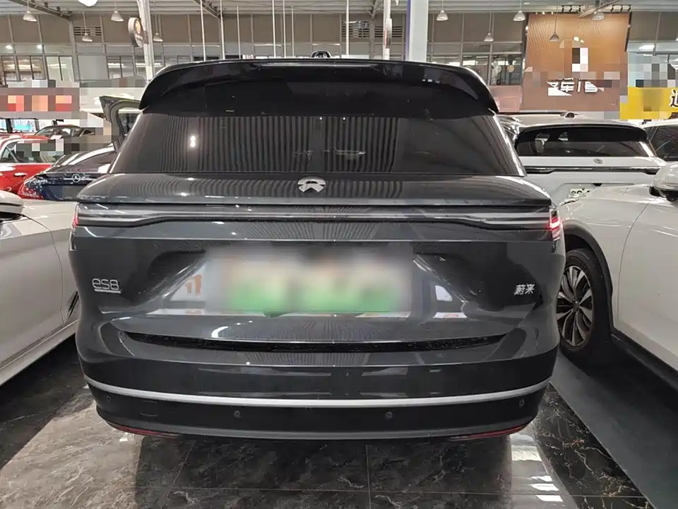 NIO ES8