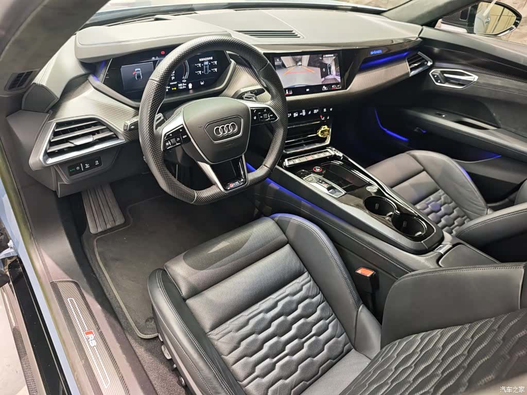 Audi e-tron, 2022 6