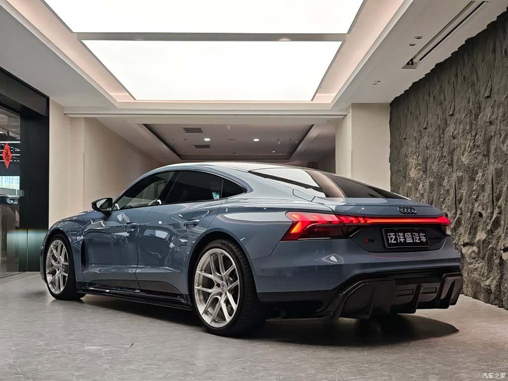 Audi e-tron, 2022 19