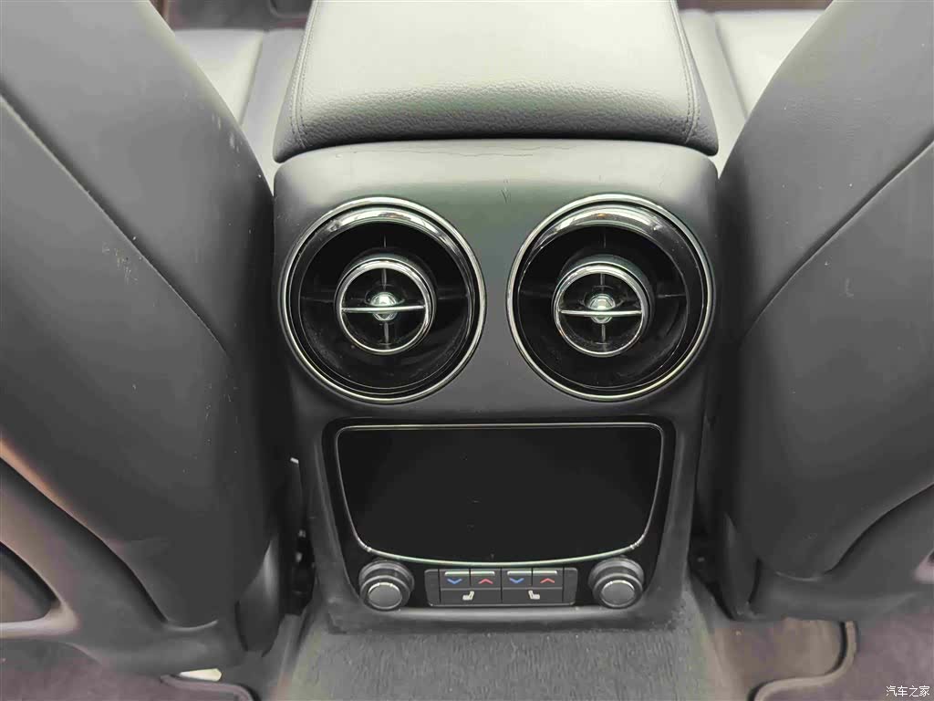 Jaguar XJ, 2015 11