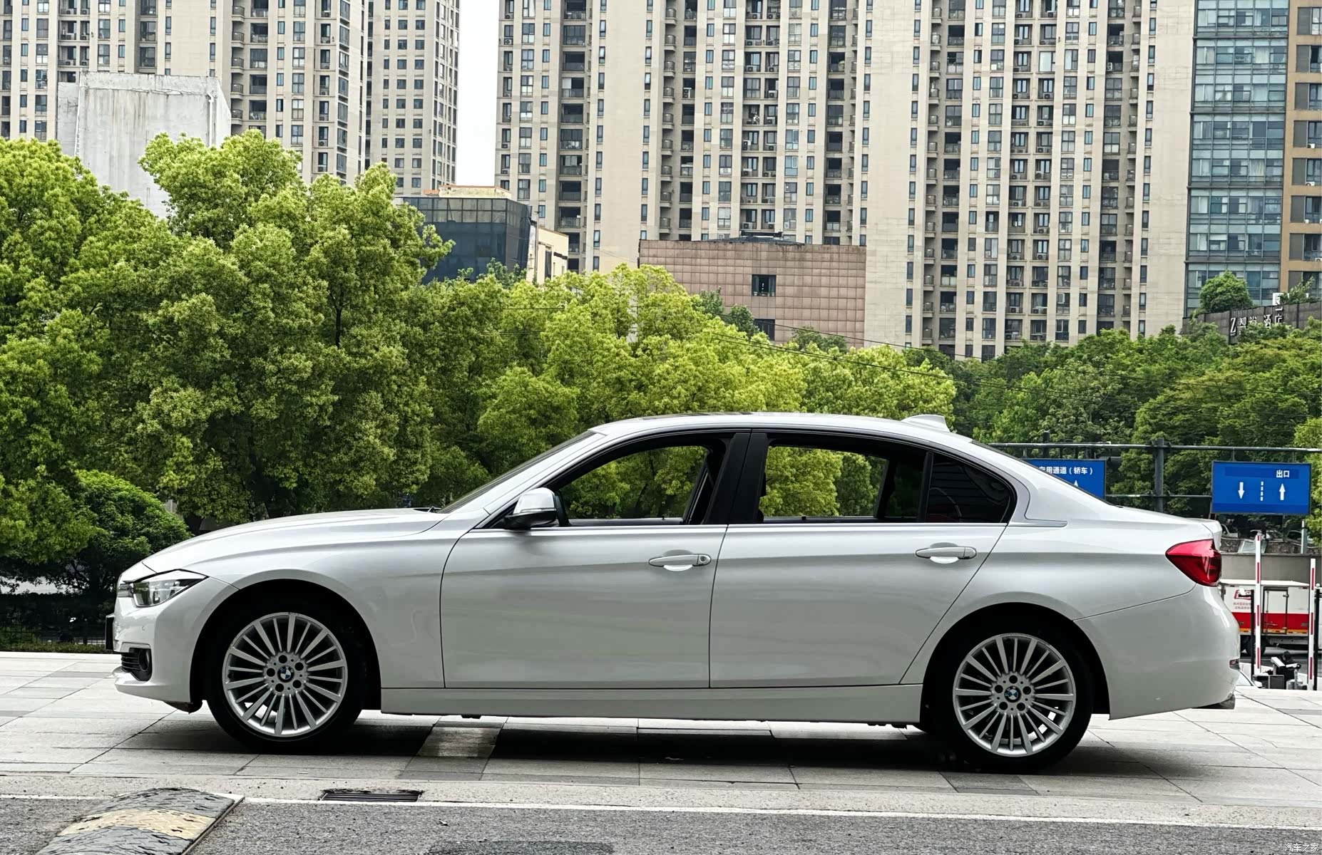 Mercedes-Benz E-Class, 2016 10