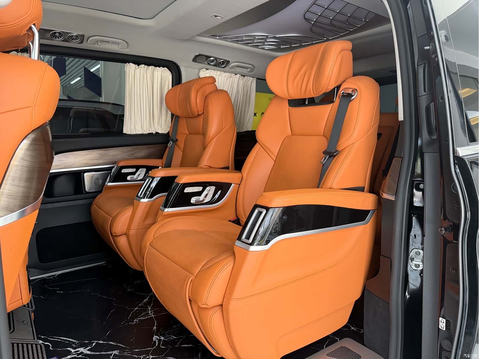 Mercedes-Benz V-Class, 2023 6