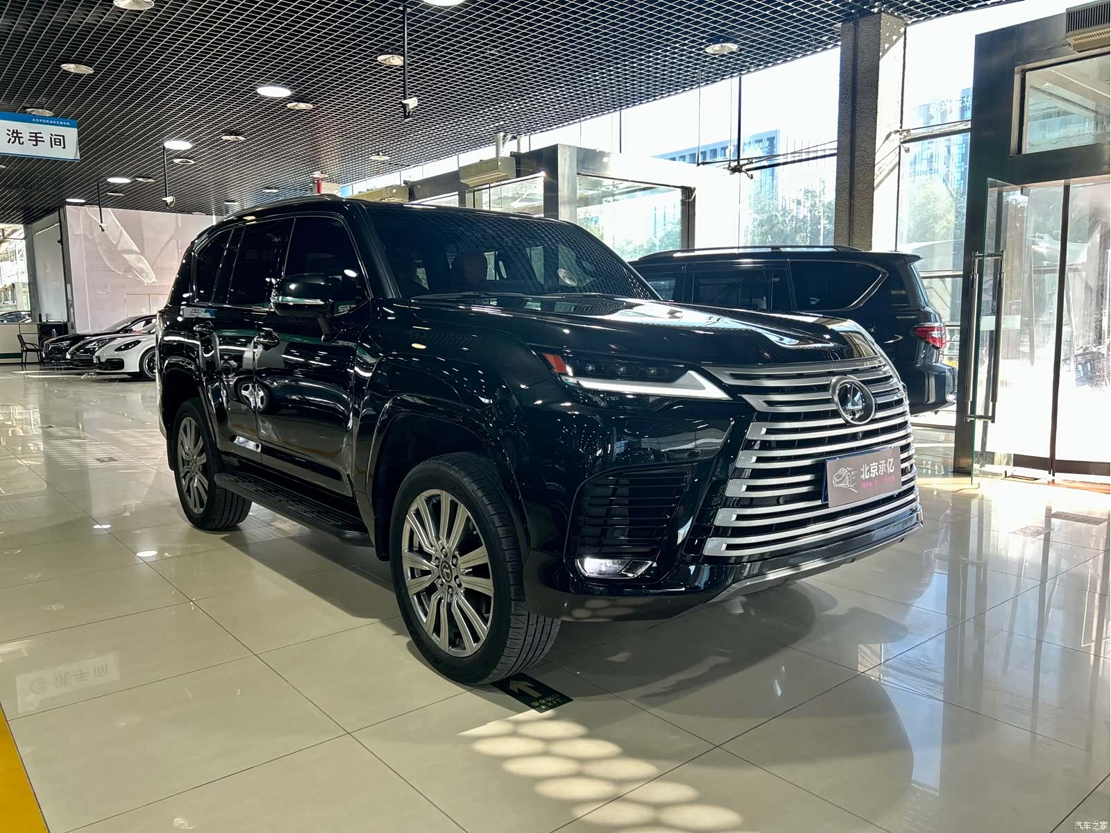 Lexus LX, 2026 3