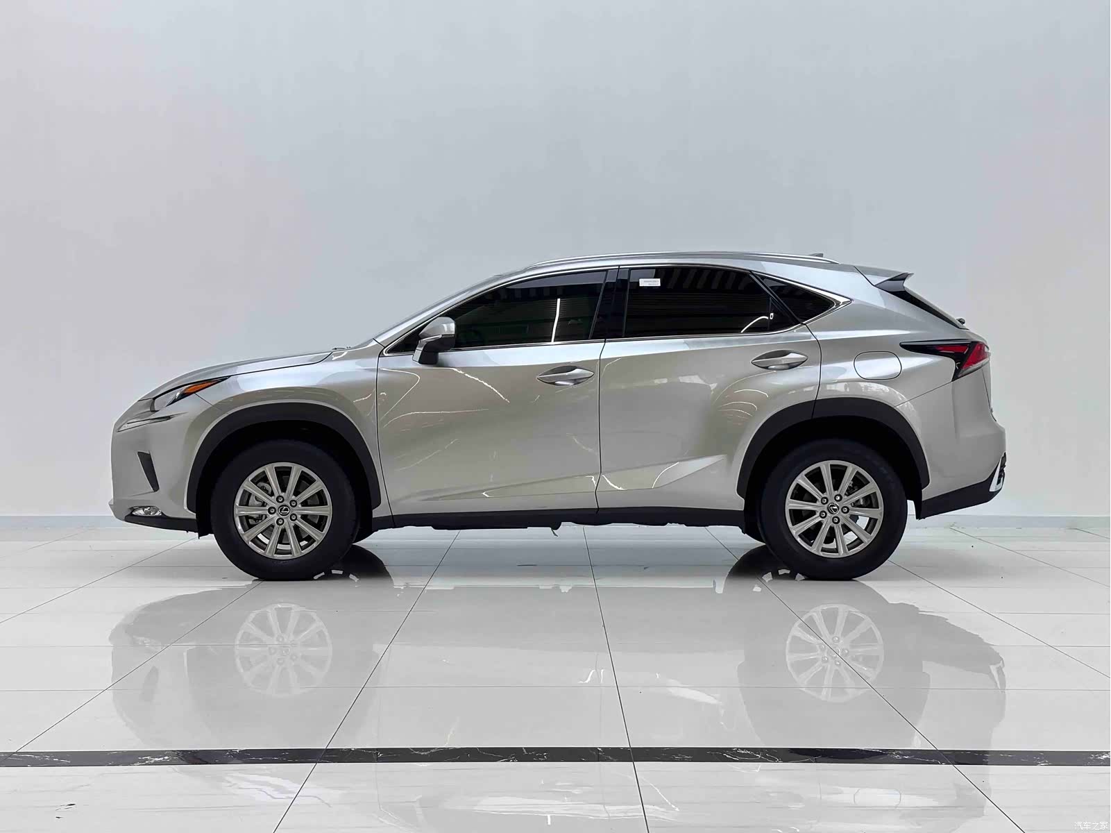 Lexus NX, 2021 все фото