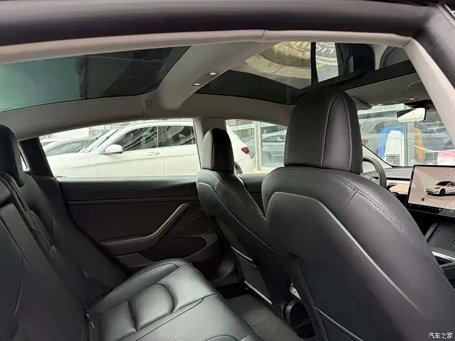 Tesla Model 3, 2023 15