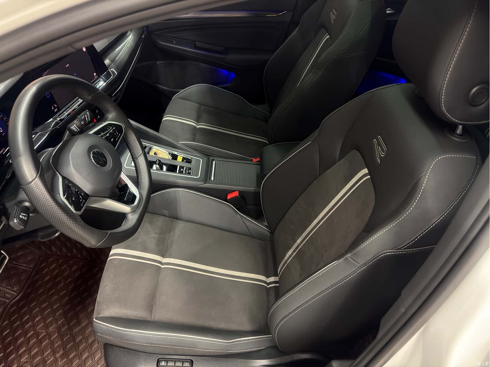 Volkswagen Golf, 2023 14