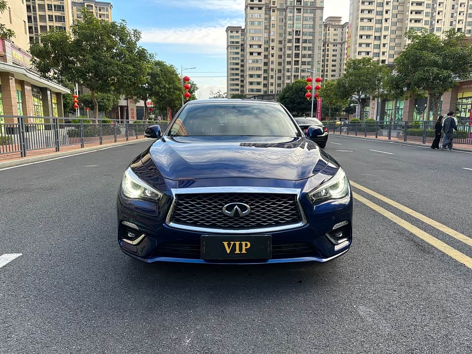 Infiniti Q50L