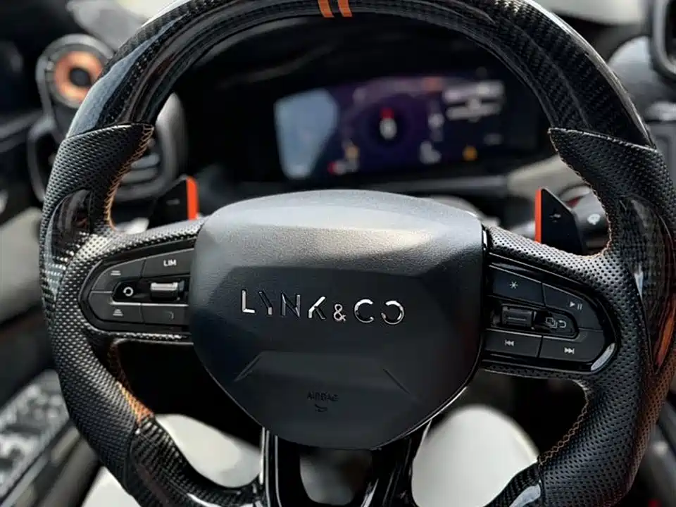 Lynk & Co 02 Hatchback
