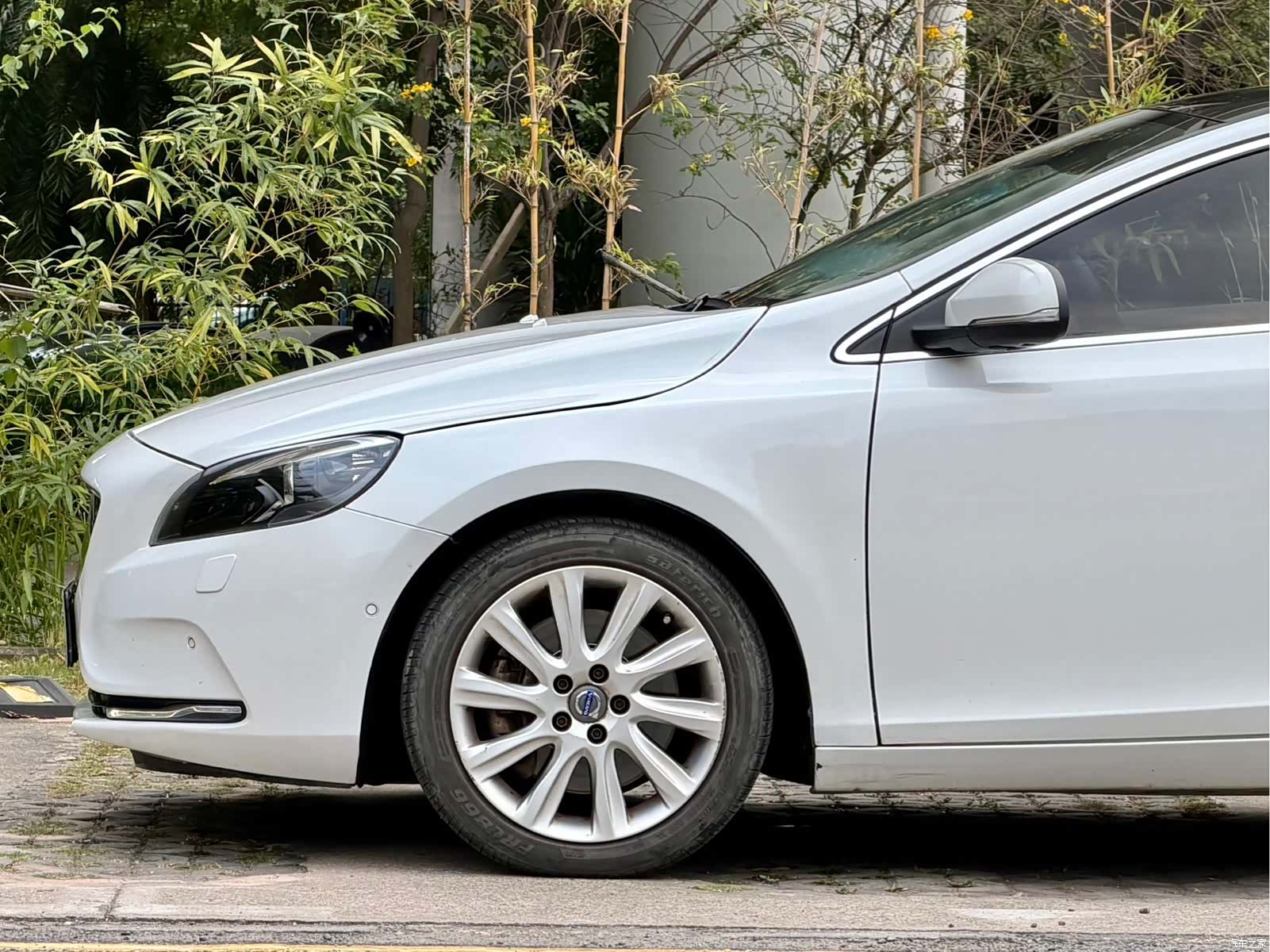 Volvo V40, 2016 8
