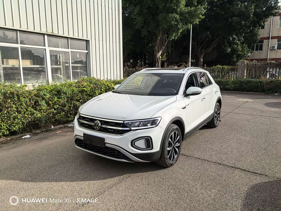 Volkswagen T-ROC exploring Songs