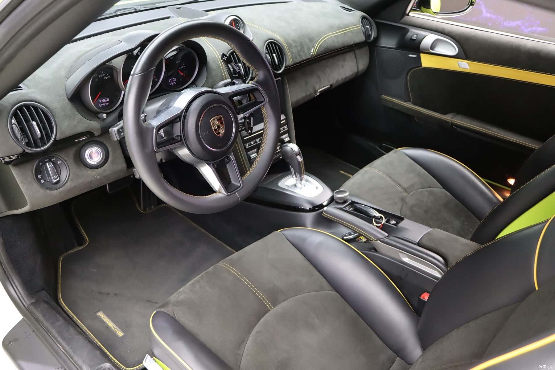 Porsche Cayman, 2012 9